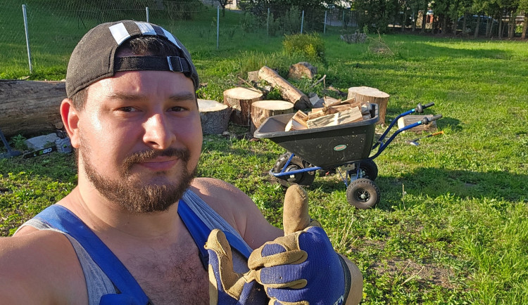 Fenomén Motúčko: Český nápad, který mění pravidla práce na zahradě i stavbě