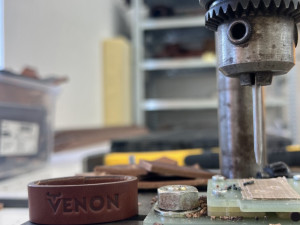 Venon: Česká kožedílna z jihu Čech, která vrací řemeslu prestiž