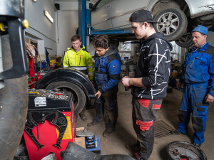 Kde se dá pořádně naučit řemeslu? No přece v Trhových Svinech