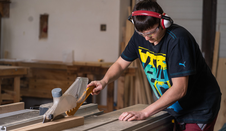 Kde se dá pořádně naučit řemeslu? No přece v Trhových Svinech.