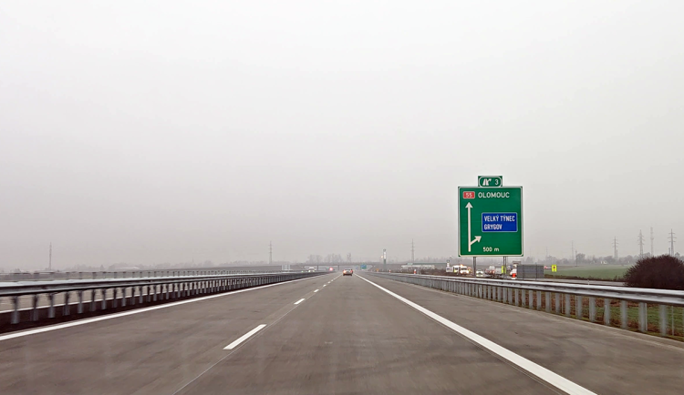 Novou dálnici na Hané otestoval protisměrem. Řidič Fabie nadýchal přes 2,5 promile