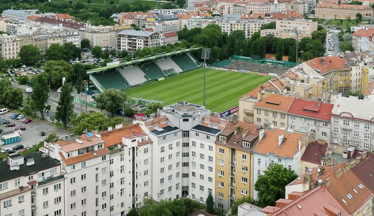 POLITICKÁ KORIDA: Má Praha majitelům Bohemians prodat stadion Ďolíček? Odpovídají zastupitelé
