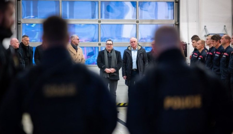 Primátor, hejtman a ministr dnes v Ostravě poděkovali záchranářům za jejich práci