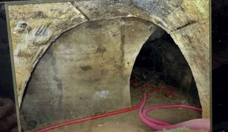 Skrytá historie pod Brnem. V Židenicích plánují odkrýt vstupy do nedokončené podzemní továrny