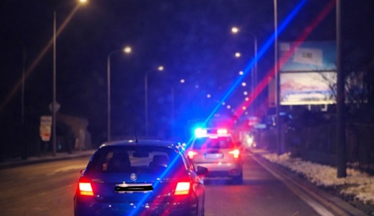 Drama na budějovických silnicích. Opilého a nebezpečného řidiče naháněli náhodní svědci