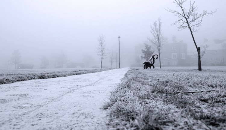 Bude to klouzat. Meteorologové varují před ledovkou v Libereckém kraji