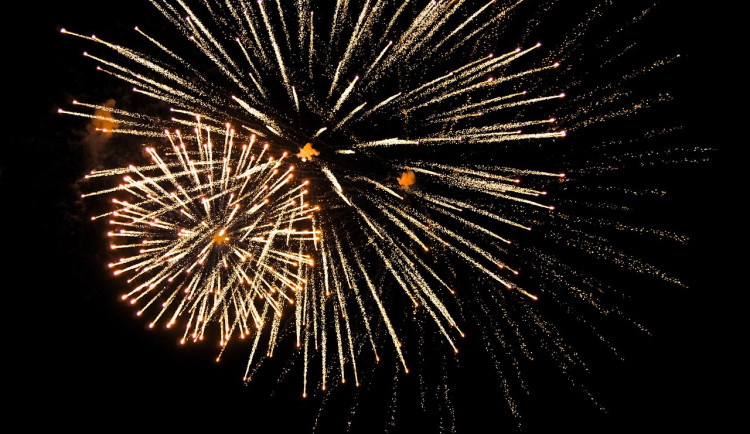 Zákaz nezákaz. Lidé v Budějcích odpalovali ohňostroje i přes novelu zákona