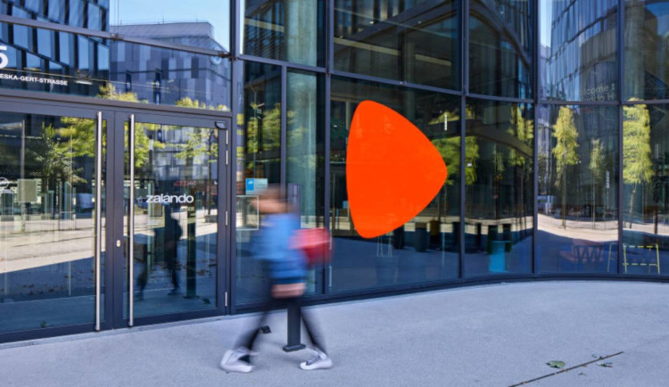 Zalando zavírá velké logistické centrum se 2,7 tisíci zaměstnanci