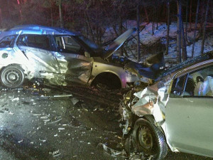 Ledovka jih Čech ochromila jen místy. Nejvážnější nehoda se stala na D3