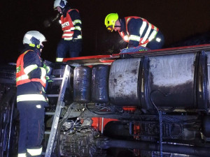 Ledovka jih Čech ochromila jen místy. Nejvážnější nehoda se stala na D3