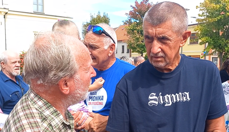 Senior, který napadl Babiše francouzskou holí, dostal u soudu podmínku