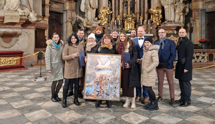 Poděkování za nezištnou pomoc. Ředitelka spolku TOTEM Vlastimila Faiferlíková dostala Cenu Ď