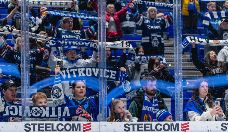 Kolaps fanouška přerušil zápas Vítkovic, dlouholetý permanentkář je ve stabilizovaném stavu