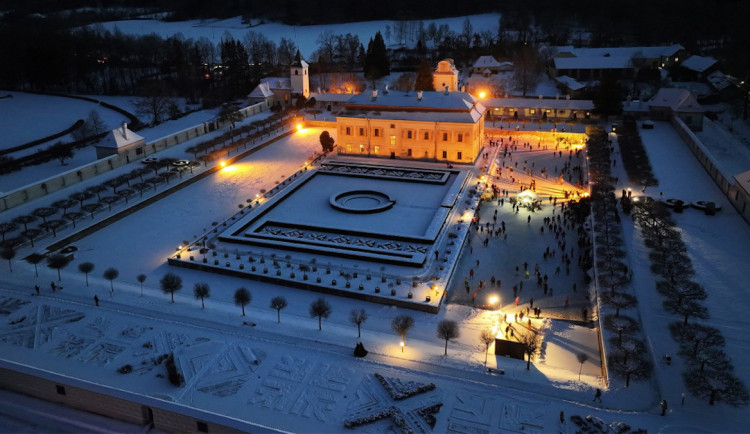 Kulturní tipy: Plesy, maškarní i bruslení. Kulturu na jihu Čech nezastaví ani tuhé mrazy