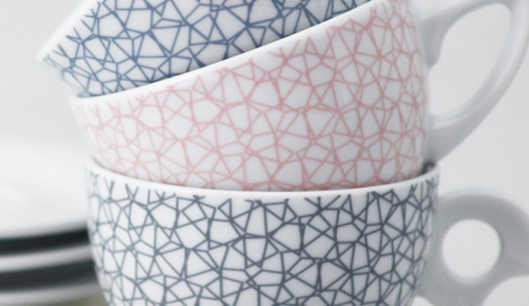 V Karlových Varech s podporou kraje a firem obnoví učební obory sklář a keramik