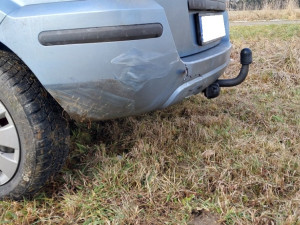 Nebezpečnou jízdu na Jindřichohradecku ukončili policisté PIT manévrem