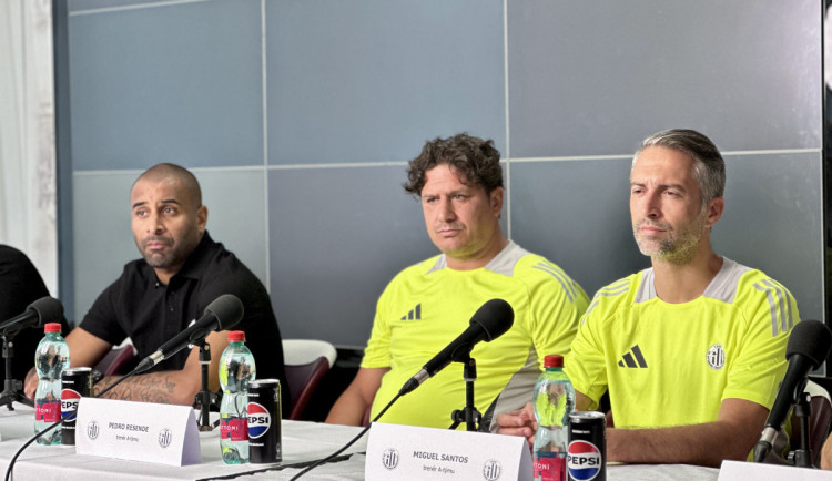 Další změny v Dynamu. Asistent trenéra Santos končí a čeká ho angažmá v Číně