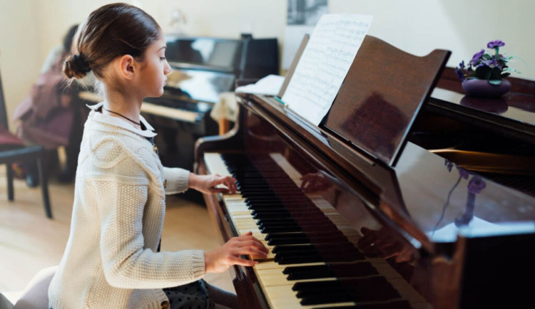 Gymnázium pro ty, kteří chtějí víc, nabízí znalosti, umění i budoucnost