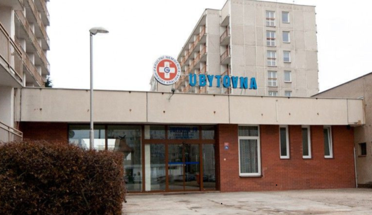 Hradec Králové investora pro bývalou nemocniční ubytovnu nenašel. Vypíše nový tendr