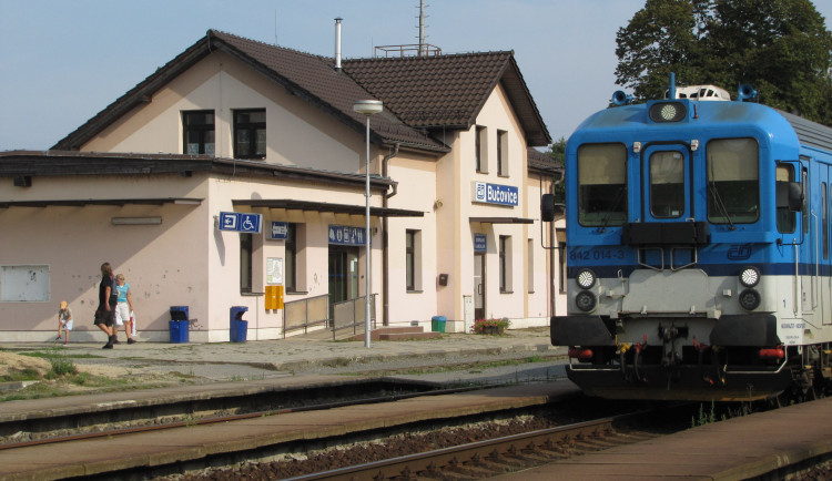 Modernizace trati mezi Brnem a Veselím se odkládá, železničáři nemají peníze