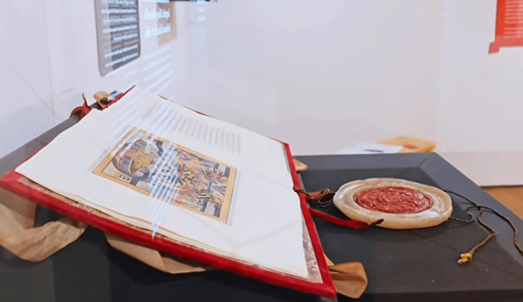 Císařská odměna za odvahu Brňanů. Švédské privilegium teď vystavují na Špilberku