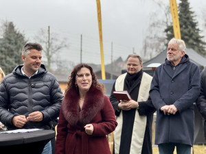 Základní kámen je položen. Hluboká začala psát příběh nového zimního stadionu