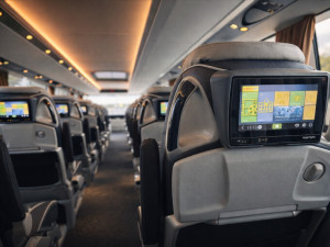 RegioJet nasazuje na linku do Krumlova luxusní dvoupodlažní autobusy