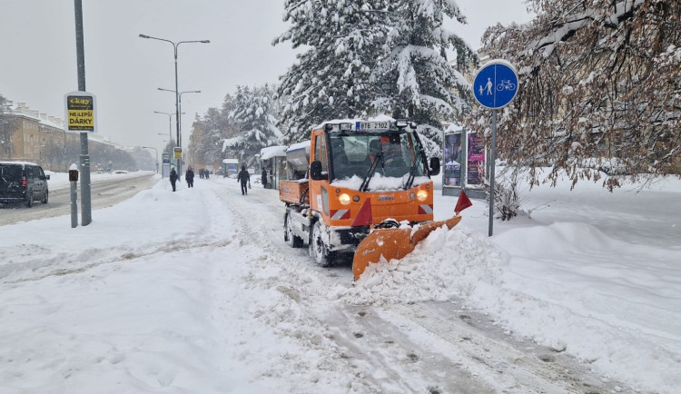 Město Havířov průběžně zajišťuje zimní údržbu 171 kilometrů místních komunikací