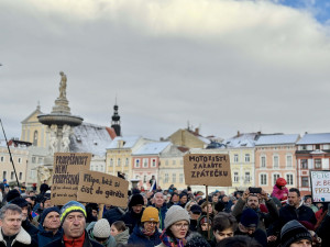 Příznivci prezidenta zaplnili budějovické náměstí. Podporu přišly vyjádřit stovky lidí