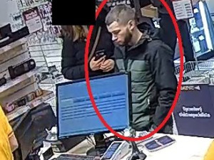 Ženu z jihu Čech připravili o tisíce. V Praze za ně neznámý muž pořídil mobil