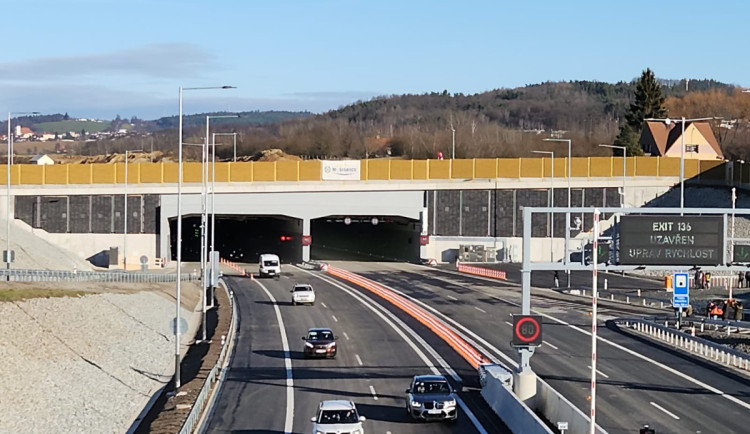 Tunel Pohůrka čeká servisní uzavírka. V noci dojde i na úplné zastavení provozu