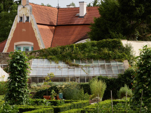 Do historické zahrady v Jindřichově Hradci otiskují zahradní architekti i současné trendy