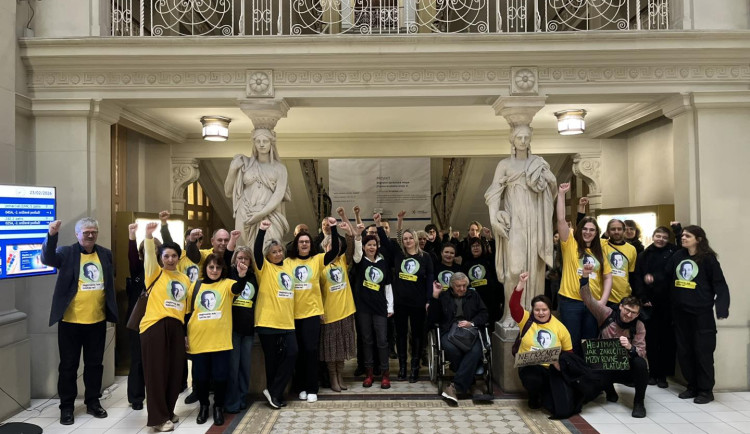 Kraj schválil spojení nemocnic do holdingu, proti jsou odboráři i opozice