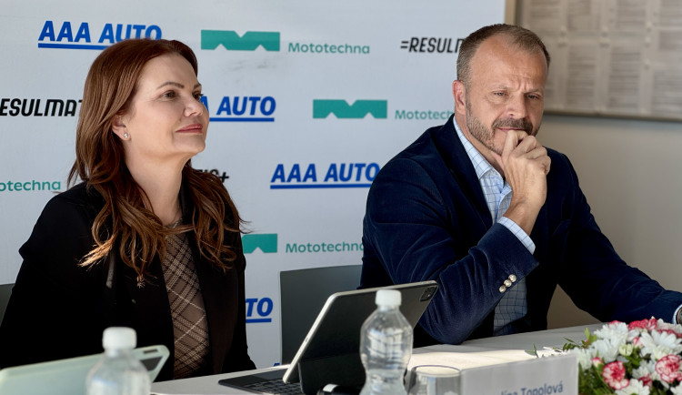 Široká nabídka aut a moderní zázemí. AAA AUTO otevřelo nové autocentrum