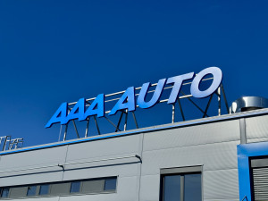 Široká nabídka aut a moderní zázemí. AAA AUTO otevřelo v Budějovicích nové autocentrum