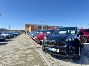 Široká nabídka aut a moderní zázemí. AAA AUTO otevřelo v Budějovicích nové autocentrum