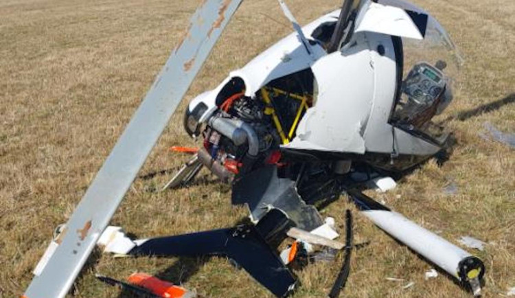 Na Českokrumlovsku se zřítil malý vrtulník. Příčinu nehody vyšetřuje policie