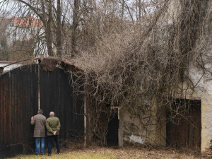 Po stopách zavražděných. Opuštěný mlýn připomíná další případy Budějovické mordparty