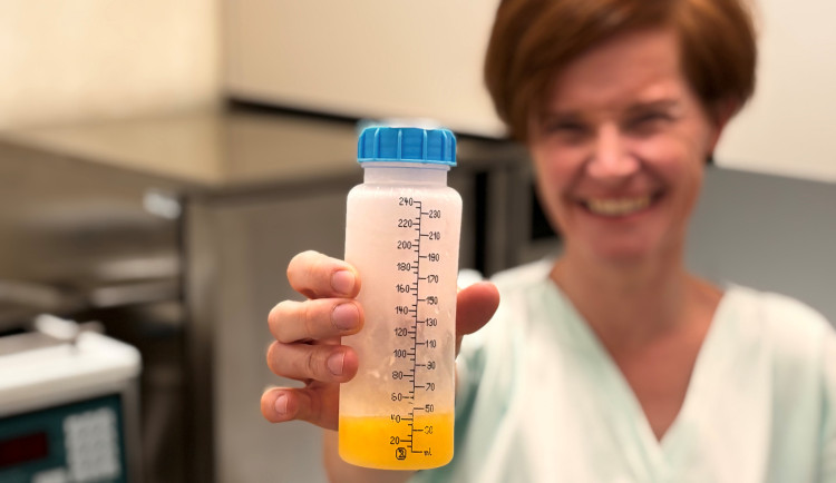 Pro nedonošené i další miminka. Sběrna mateřského mléka v Jihlavě slaví rok