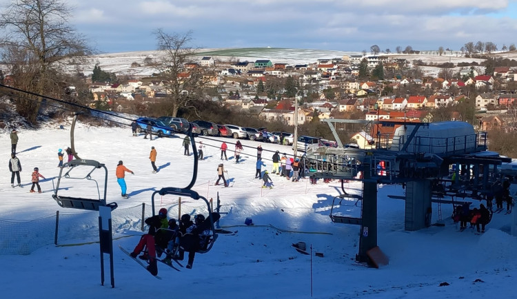 Na Vysočině se lyžuje na sedmi kopcích, skiareál Nový Jimramov končí v sobotu