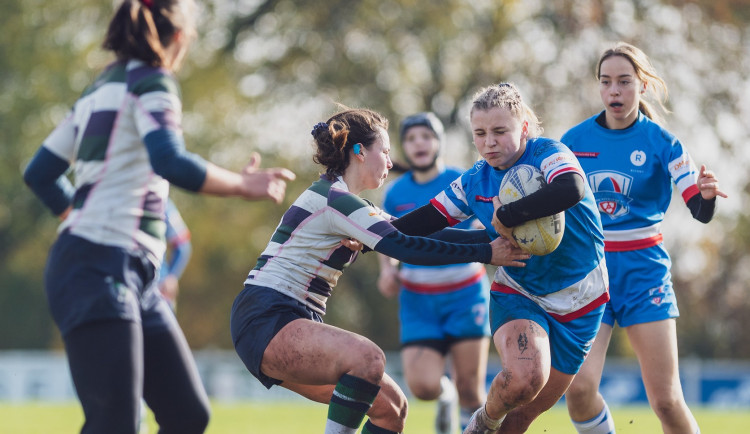 Studená sprcha k Mezinárodnímu dni žen. Rovnost stále zůstává jen slibem