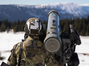 FOTO: Bez techniky jen s vlastní silou. Strakoničtí vojáci trénovali v Krkonoších