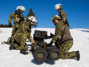 FOTO: Bez techniky jen s vlastní silou. Strakoničtí vojáci trénovali v Krkonoších