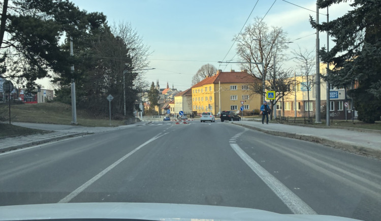 Přesun skladů může přivést do Jihlavy desítky kamionů denně. Lidé podepisují petici