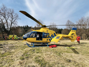 Muž spadl z výšky v areálu Vyšebrodského kláštera, letěl pro něj vrtulník