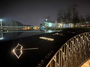 Na soutoku Malše a Vltavy se rozsvítilo nové molo. Město mu přezdívá svatební