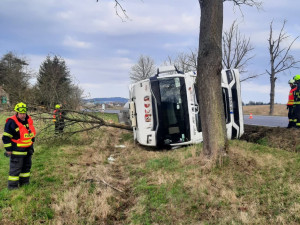 Dvě převrácené cisterny během rána. Dopravu komplikují na Prachaticku a Písecku