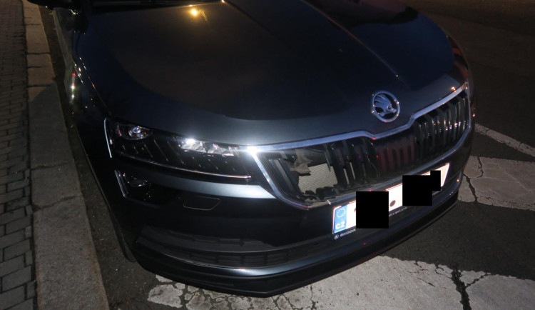 Řidič přehlédl v Jablonci chlapce na přechodu pro chodce. Alkohol roli nehrál