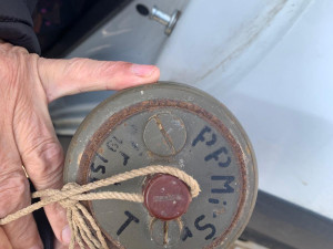 Kuriózní případ v Písku. Muž přinesl minu a protitankový náboj na policejní služebnu