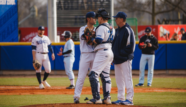 Hluboká rozšiřuje trenérský tým. Do klubu se vrací zkušený trenér Tim Crow.
